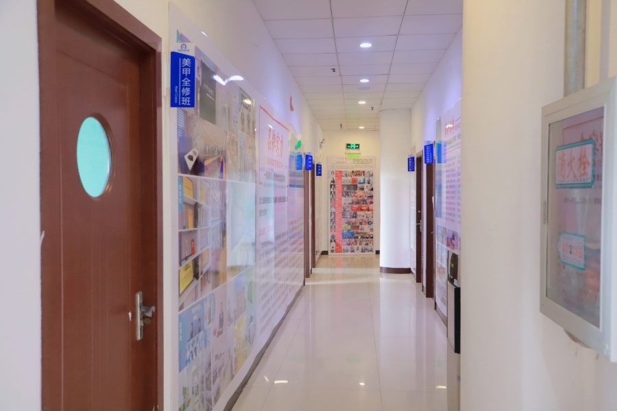 轩美尼职业培训学校_学校环境