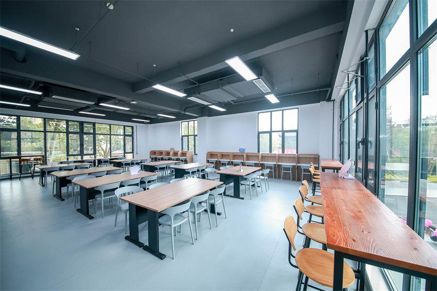 青岛新东方补习学校_教室环境