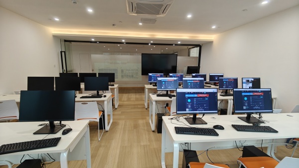 广州四叶草数字传媒_教室