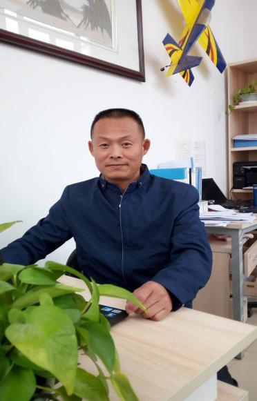 中翼翱翔无人机培训基地_刘老师