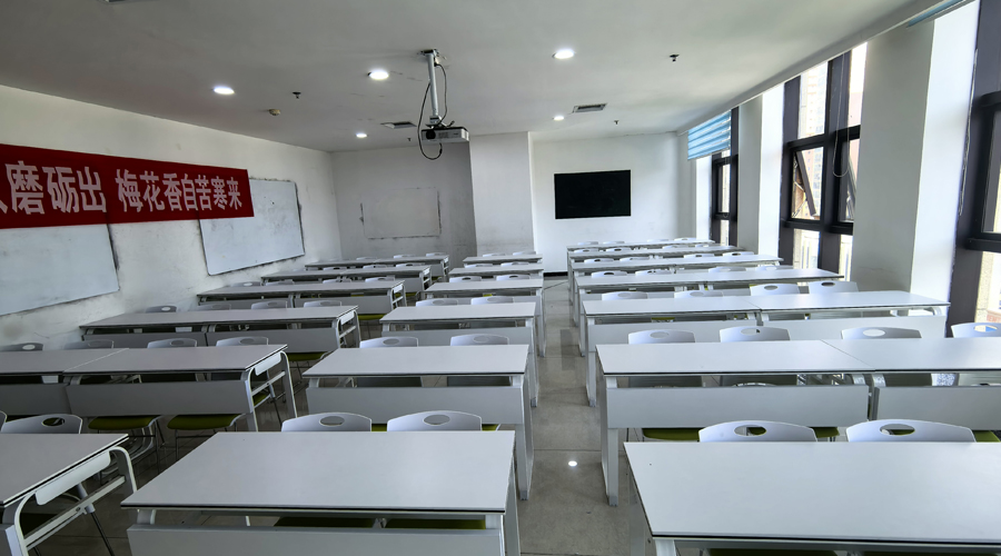 青海育心教育_教室