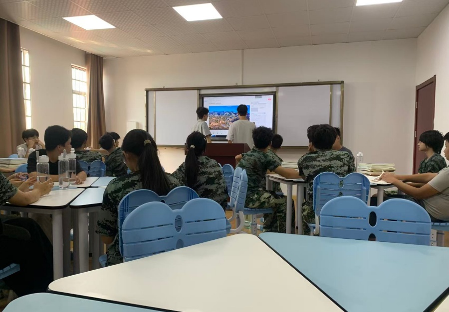 金帆国际心理教育_叛逆期孩子管教学校上课时