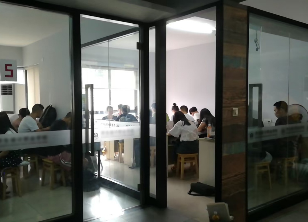 重庆齐生职业技能学校_课堂氛围