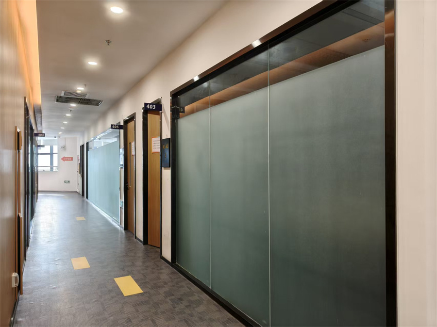 洛阳彩虹教育中高考辅导学校_走廊