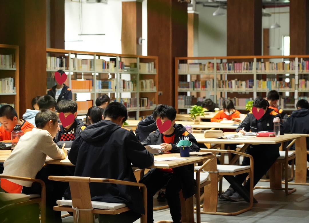 武汉格鲁伯实验学校_图书馆