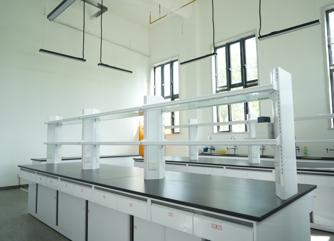 武汉格鲁伯实验学校_实验室
