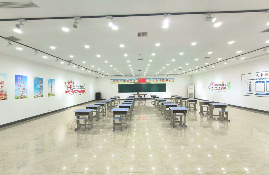 辛集市育新青少年特训基地_叛逆学校环境