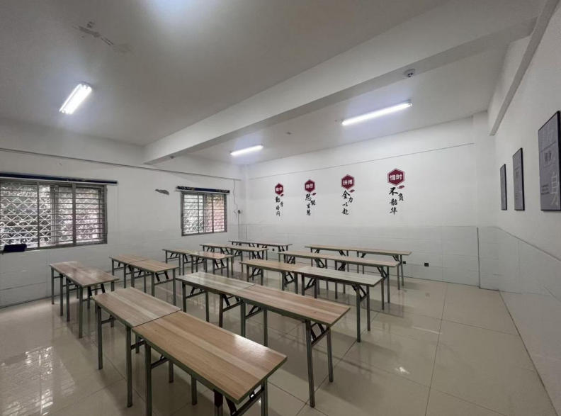 承酉教育青少年特训学校_教室