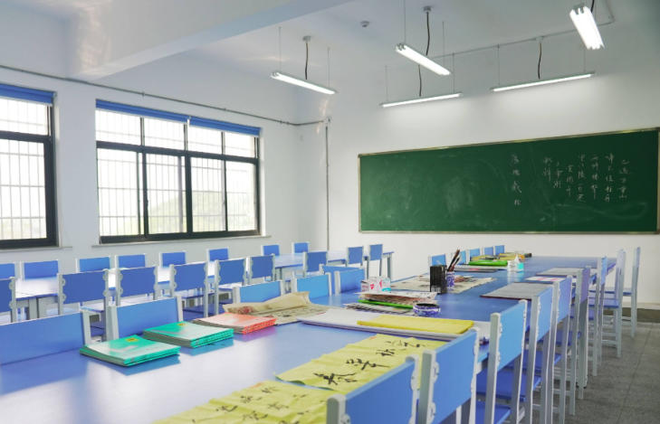 青少年心理素质成长基地_教室环境