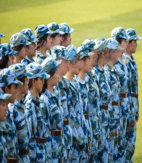 青少年心理素质成长基地_军事特训现场