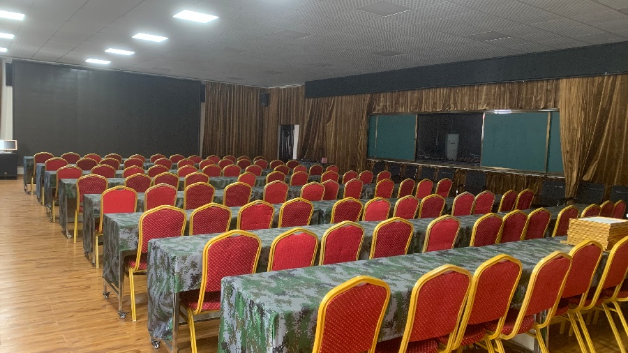 青橙艺术疗愈特训中心_学校会堂