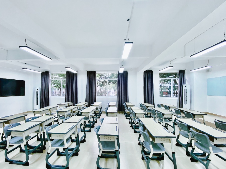 新学高考学校_教室