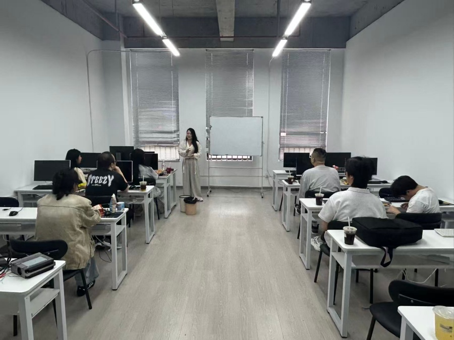 智知学车载测试学院_教室