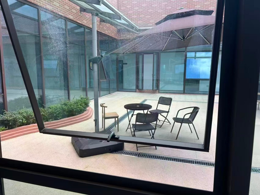 智知学车载测试学院_休息区