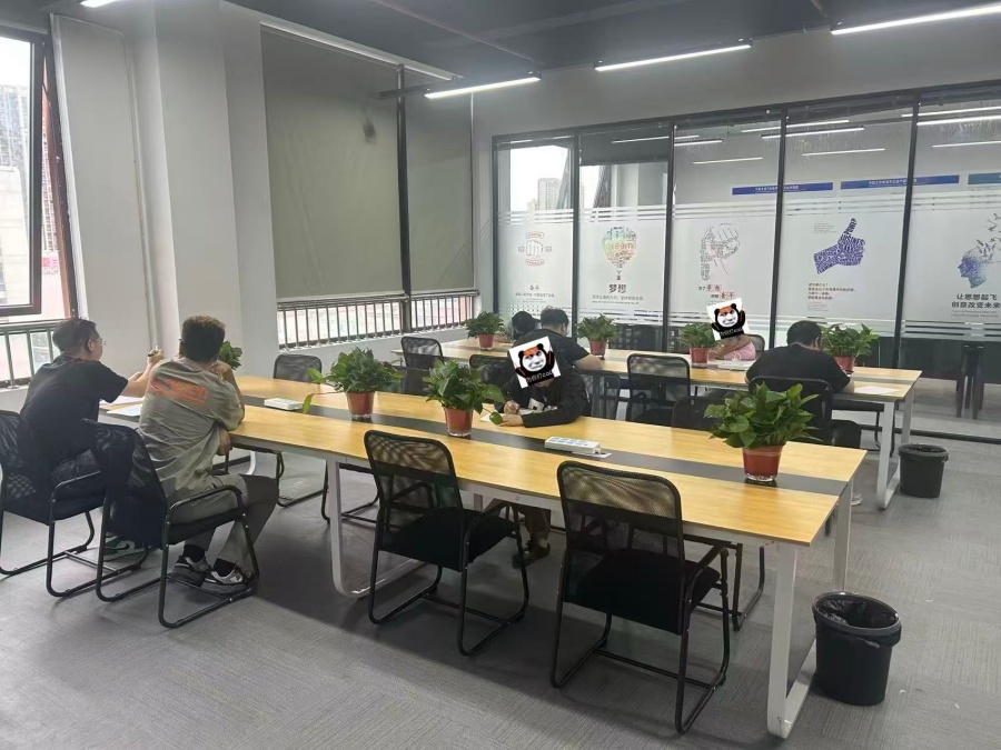 智知学车载测试学院_教室