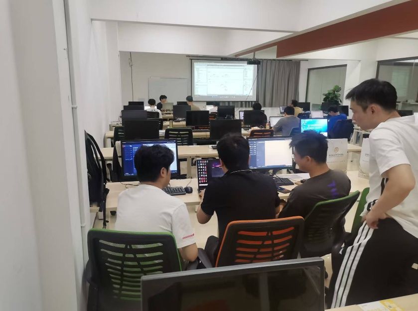 深圳龙华区靠谱的PLC自动化编程培训机构哪家好